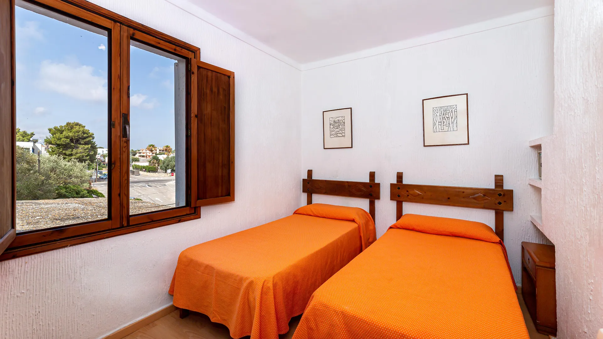 *** Konukevi Hostal Residencia San Francisco Puerto Colom İspanya