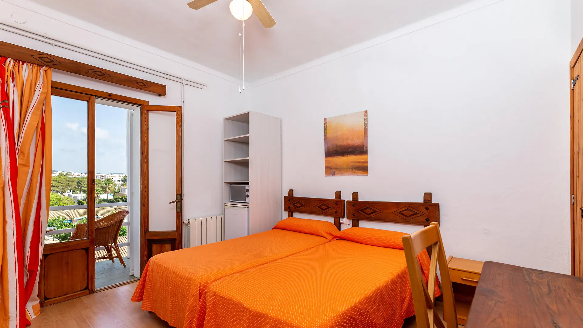 Hostal Residencia San Francisco Puerto Colom İspanya