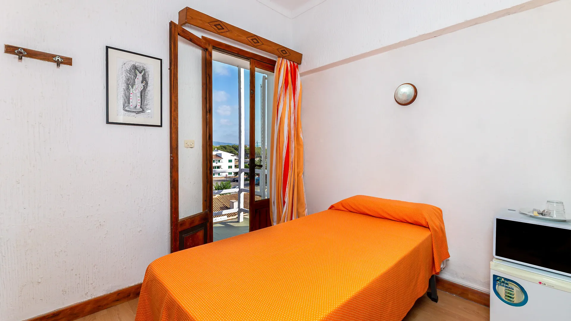 Konukevi Hostal Residencia San Francisco Puerto Colom